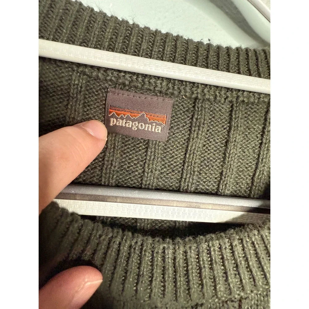 Patagonia mens fog cutter sweater‎ in green
